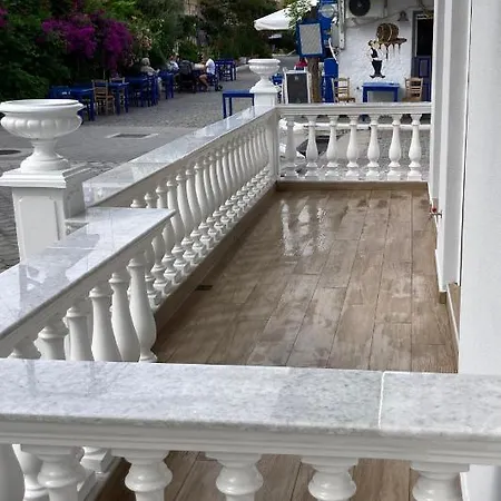 Ulyana - Ancient Greece In Center *