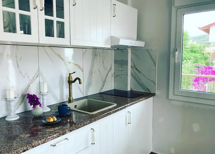 Ulyana - Ancient Greece In Center * Sarti