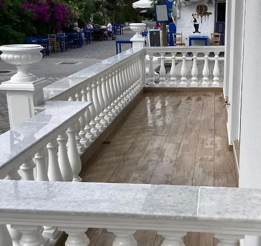 Ulyana - Ancient Greece In Center *