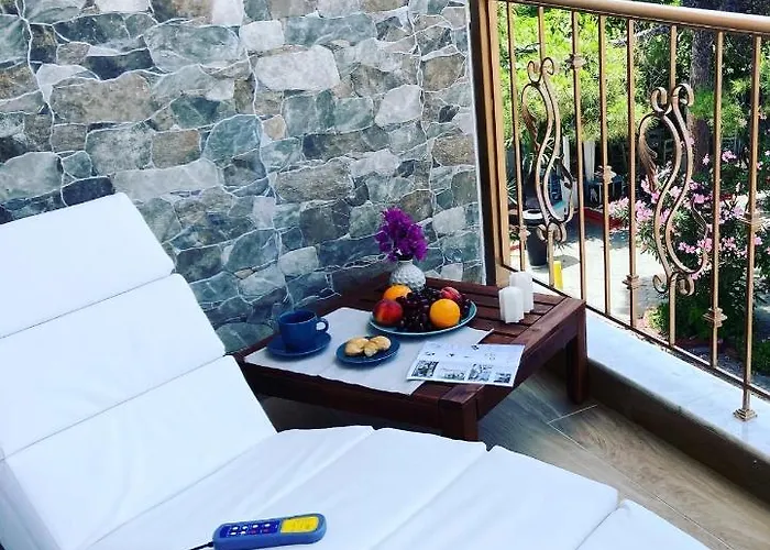 Ulyana - Ancient Greece In Center